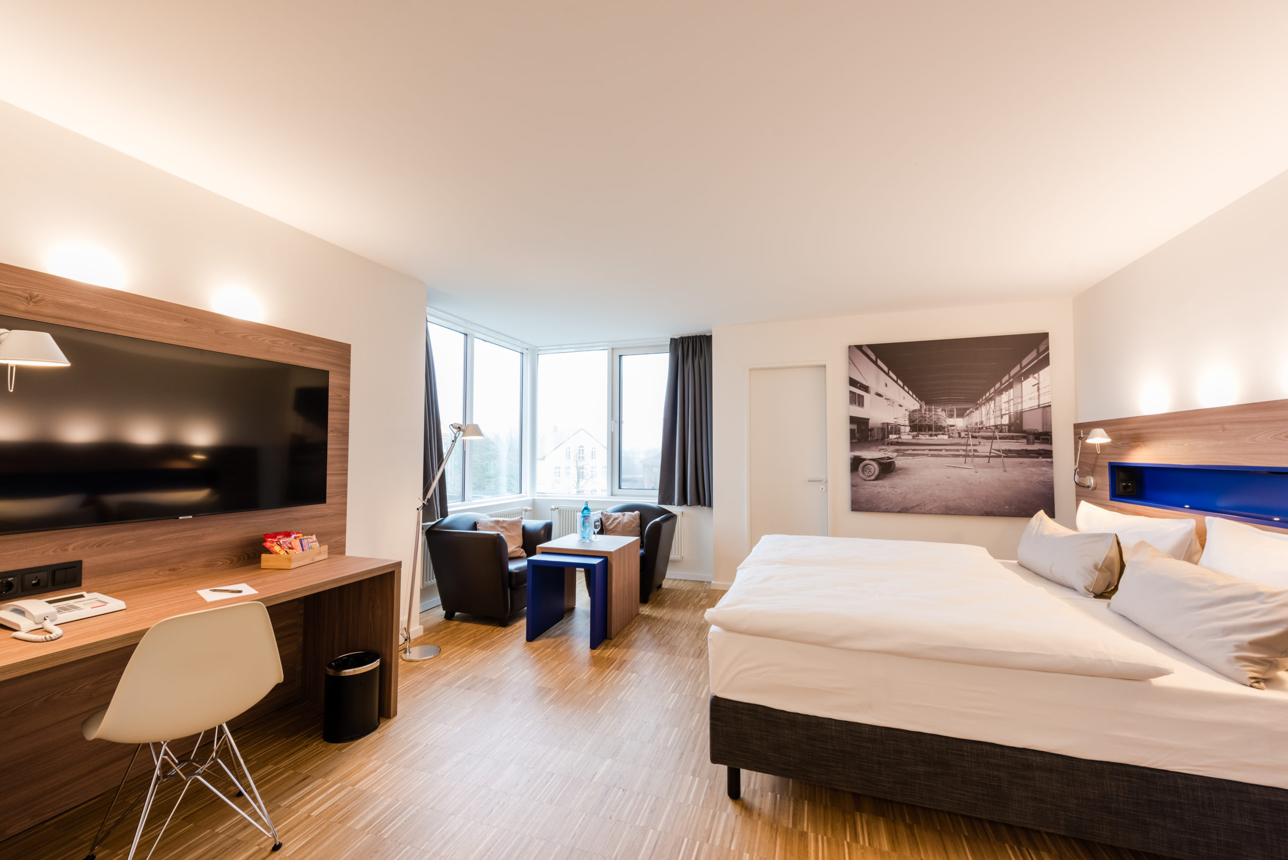 Standard-Zimmer mit Schreibtisch